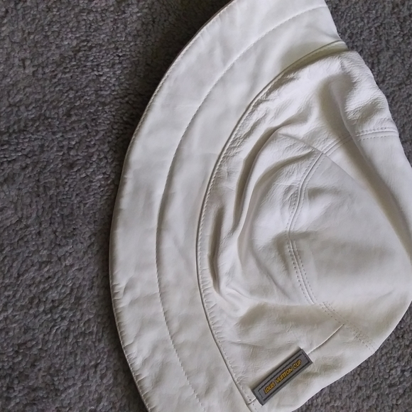 Louis Vuitton Hat - Picture 1 of 3